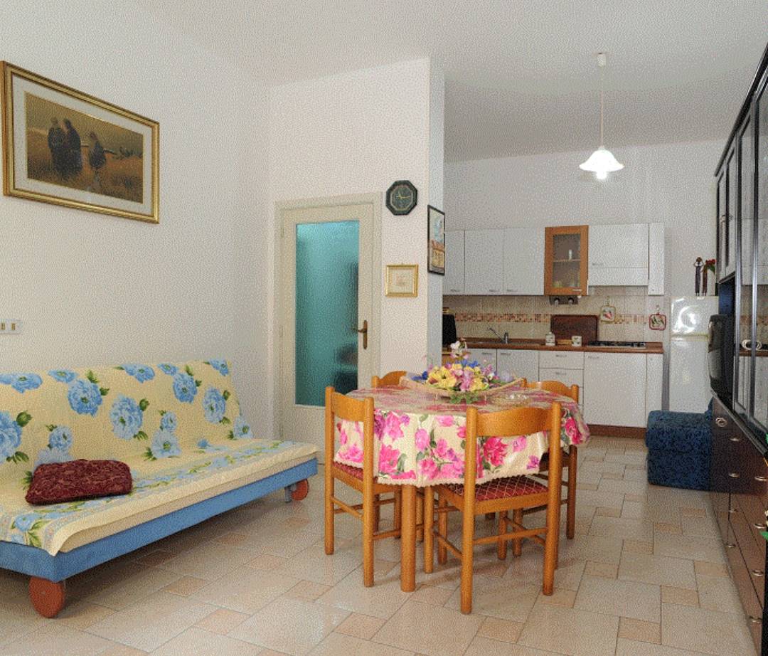 Appartamento in affitto a Alba Adriatica, 3 locali, prezzo € 1.500 | CambioCasa.it