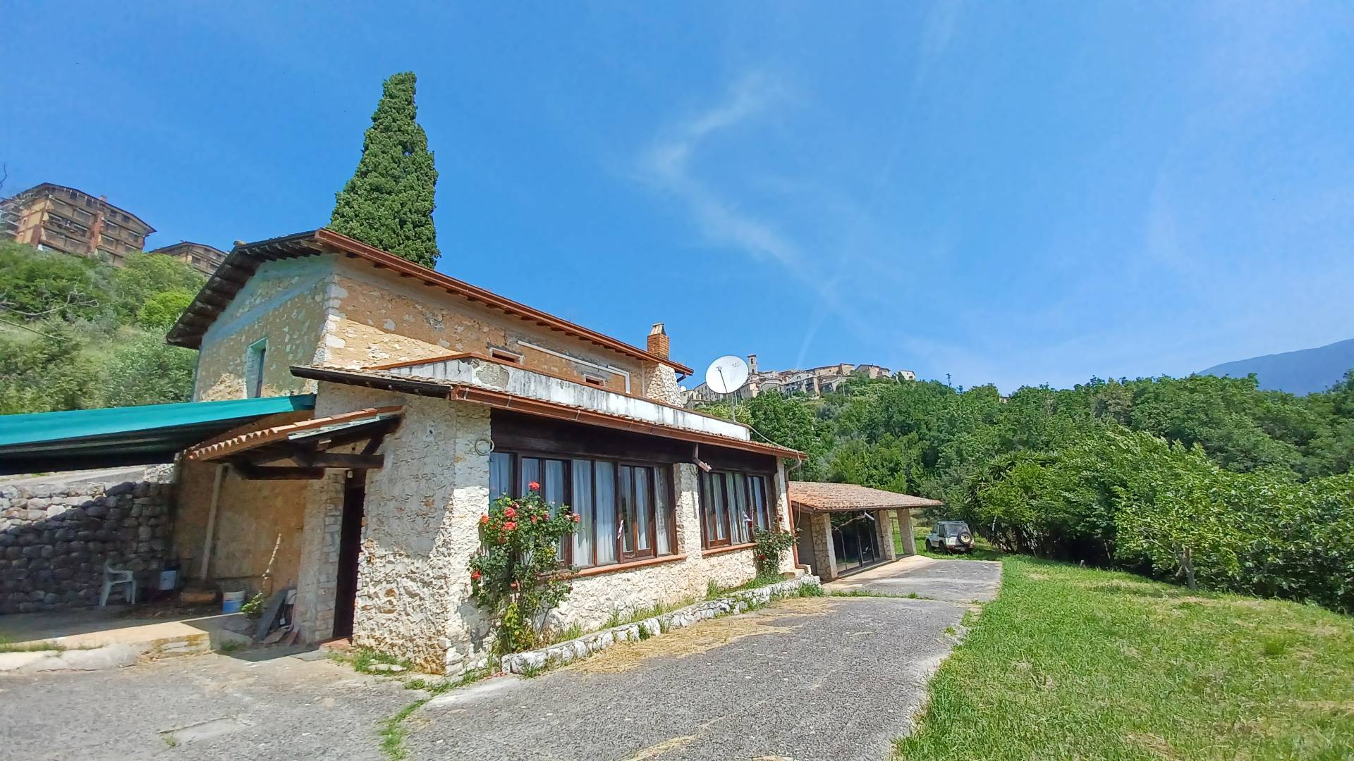 Villa in vendita a Prossedi, 5 locali, prezzo € 149.000 | CambioCasa.it