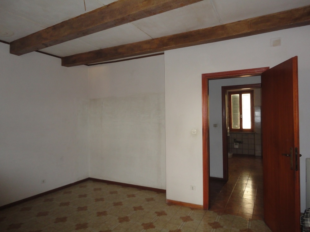 Appartamento in vendita a Jesi, 6 locali, prezzo € 165.000 | PortaleAgenzieImmobiliari.it