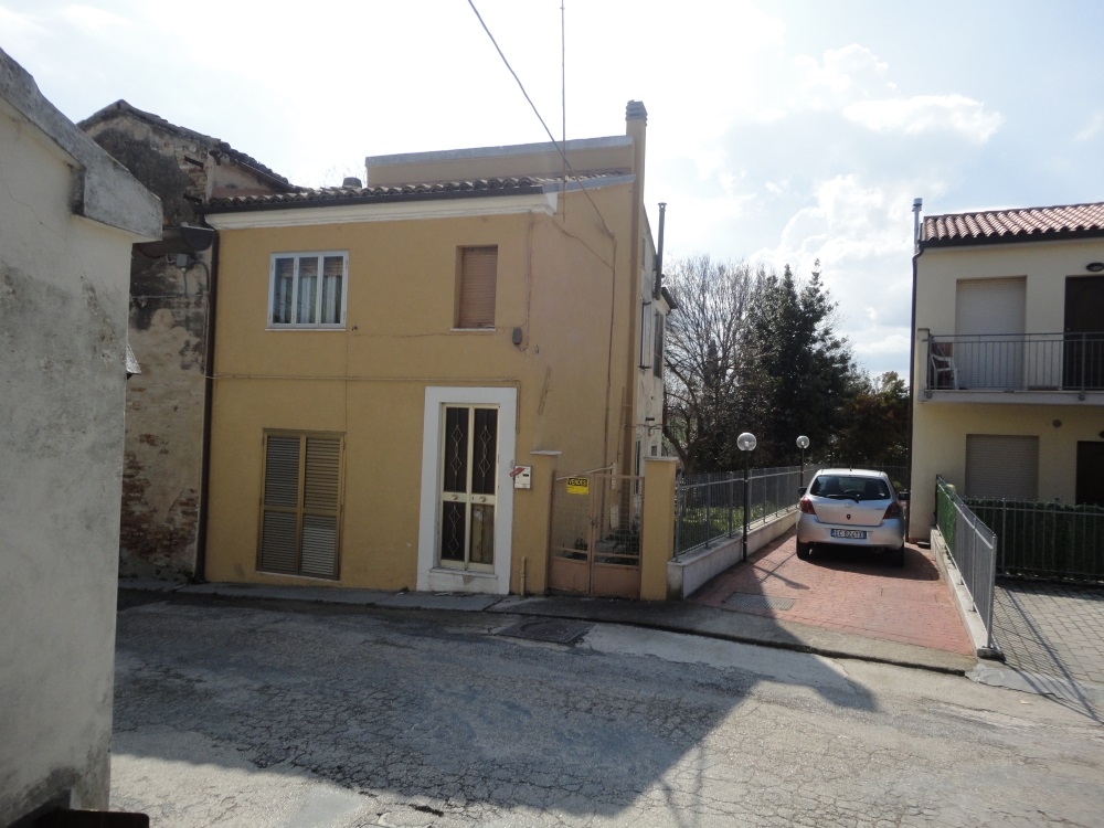 Appartamento in vendita a Montemarciano, 5 locali, prezzo € 60.000 | PortaleAgenzieImmobiliari.it