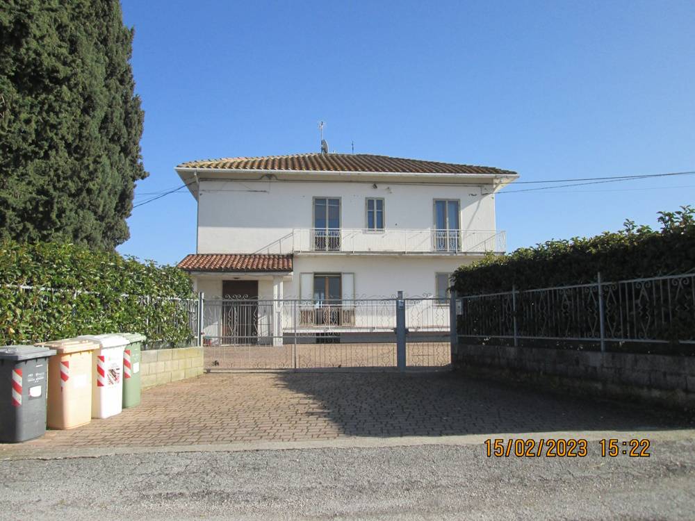 Villa in vendita a Monsano, 10 locali, prezzo € 300.000 | PortaleAgenzieImmobiliari.it