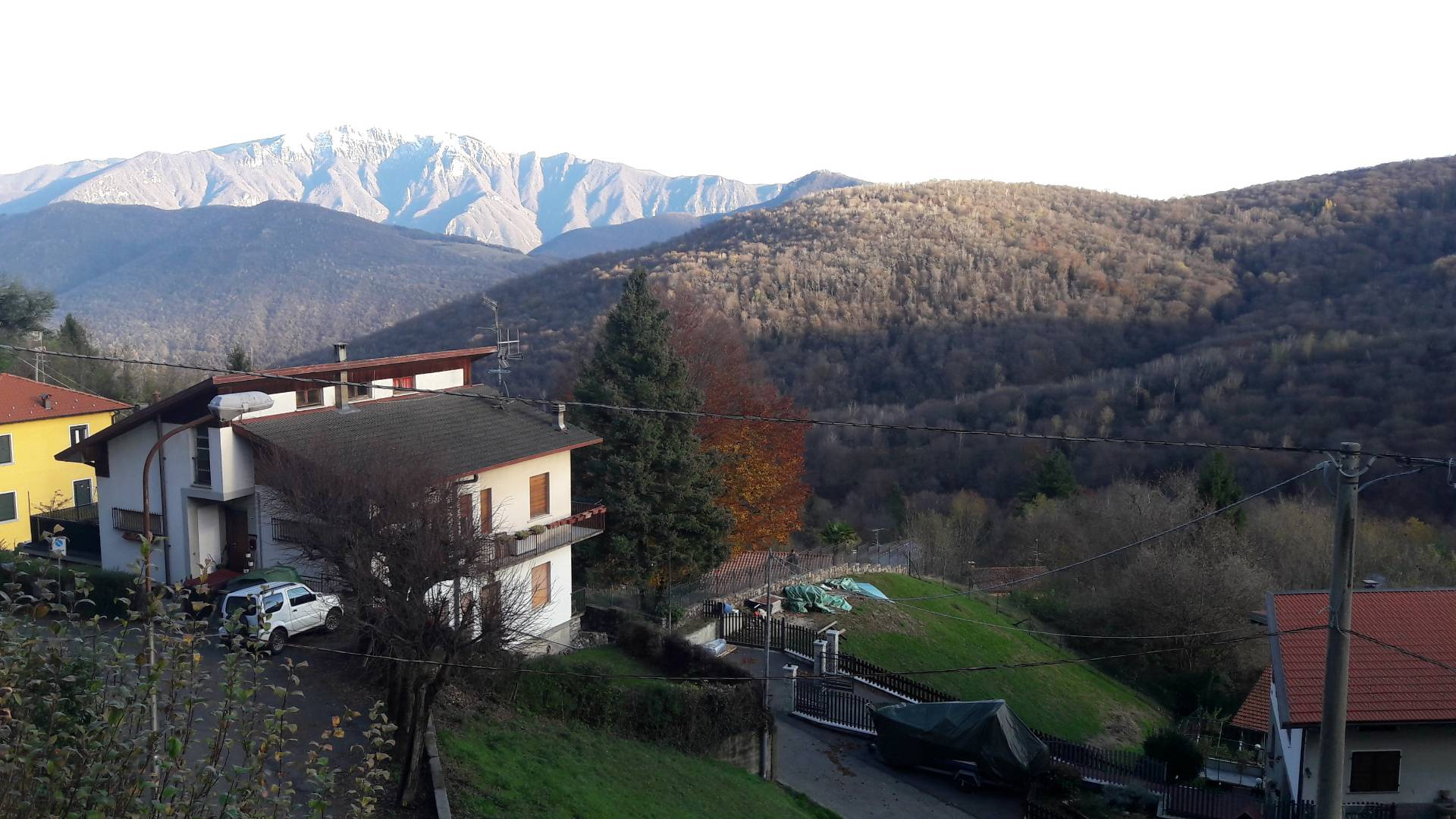 Villa Bifamiliare in vendita a Marzio, 3 locali, prezzo € 70.000 | PortaleAgenzieImmobiliari.it