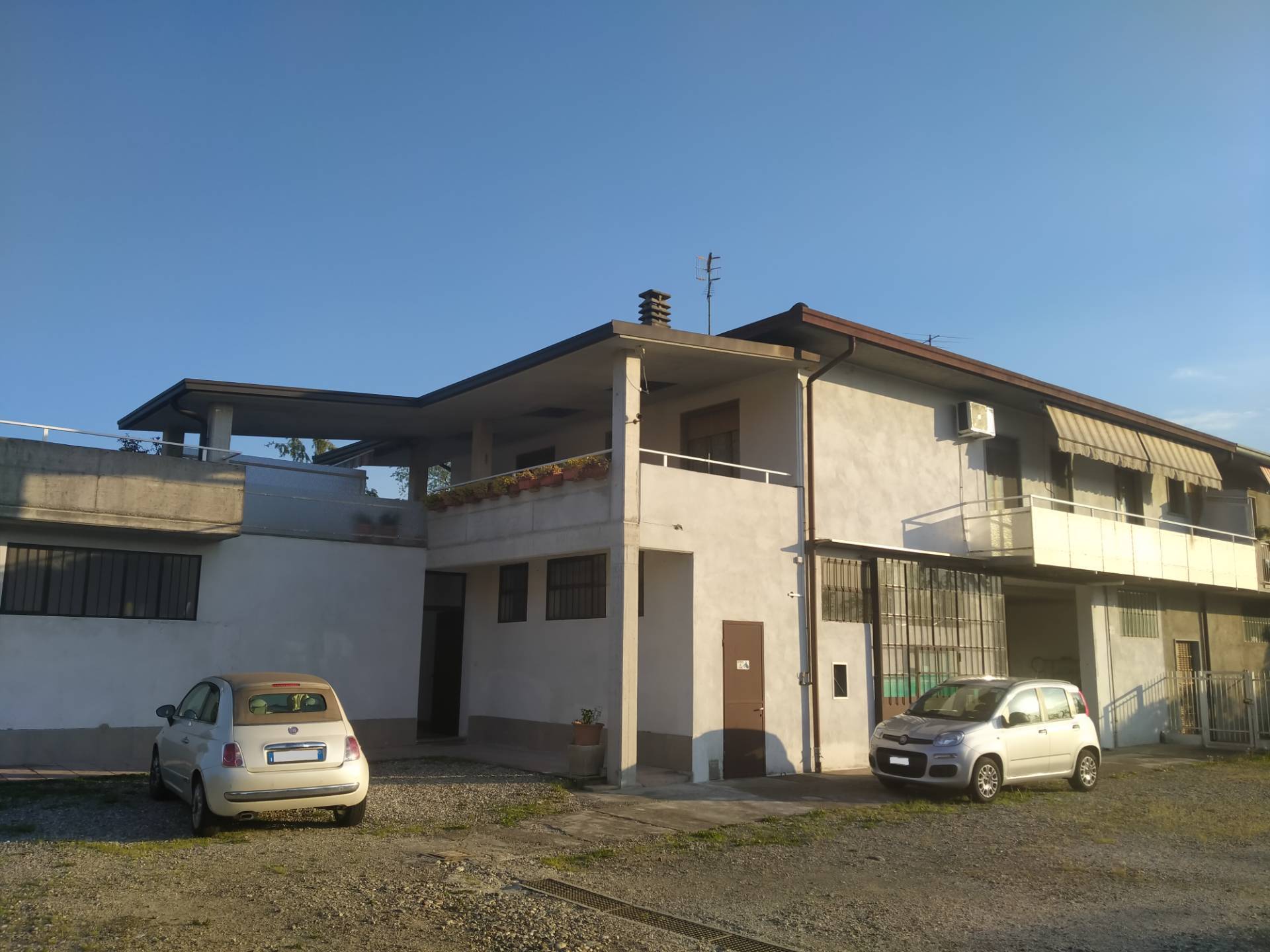 Villa Bifamiliare in vendita a Bodio Lomnago, 8 locali, prezzo € 490.000 | PortaleAgenzieImmobiliari.it