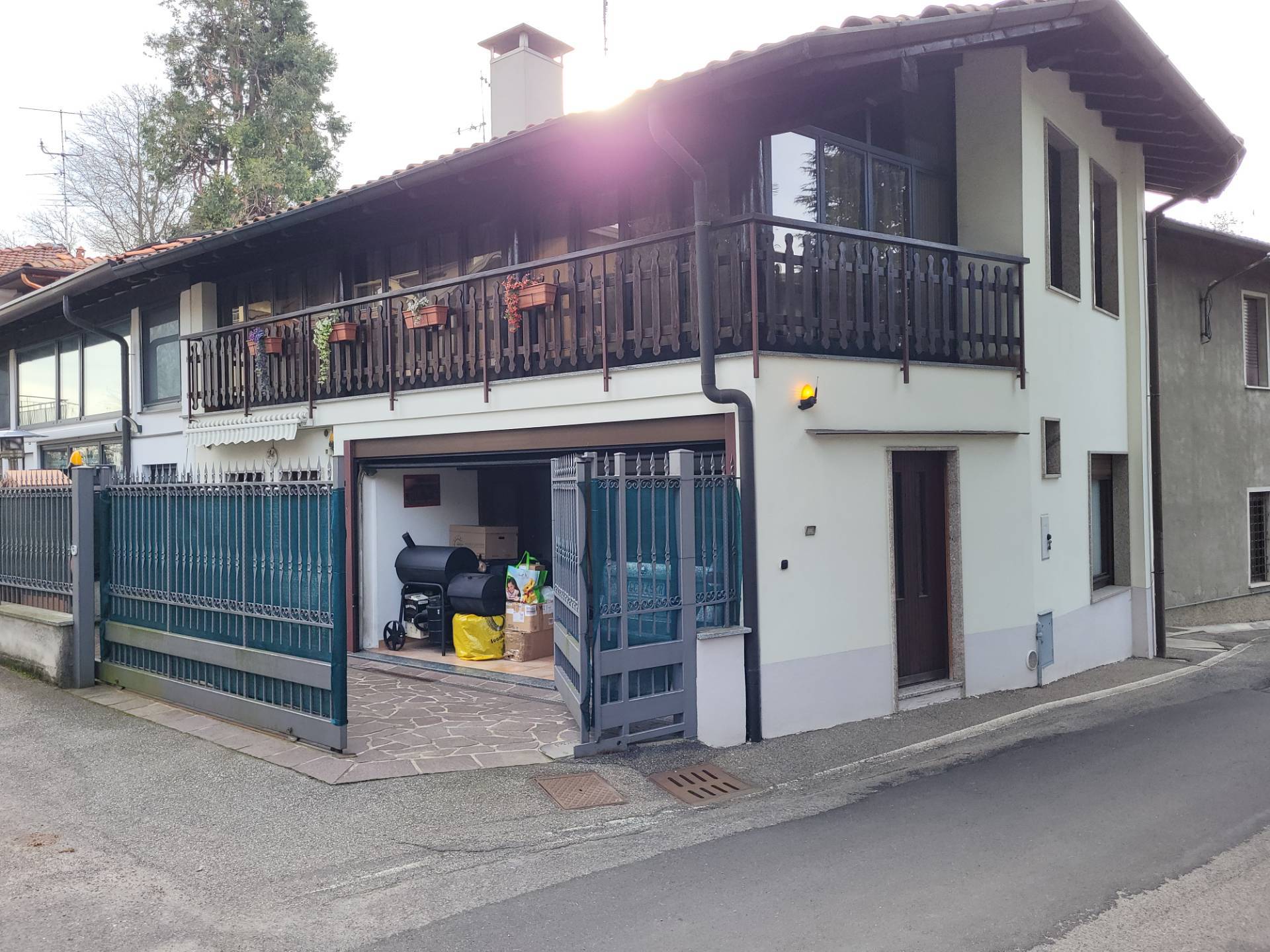 Villa in vendita a Cardano al Campo, 4 locali, prezzo € 185.000 | PortaleAgenzieImmobiliari.it