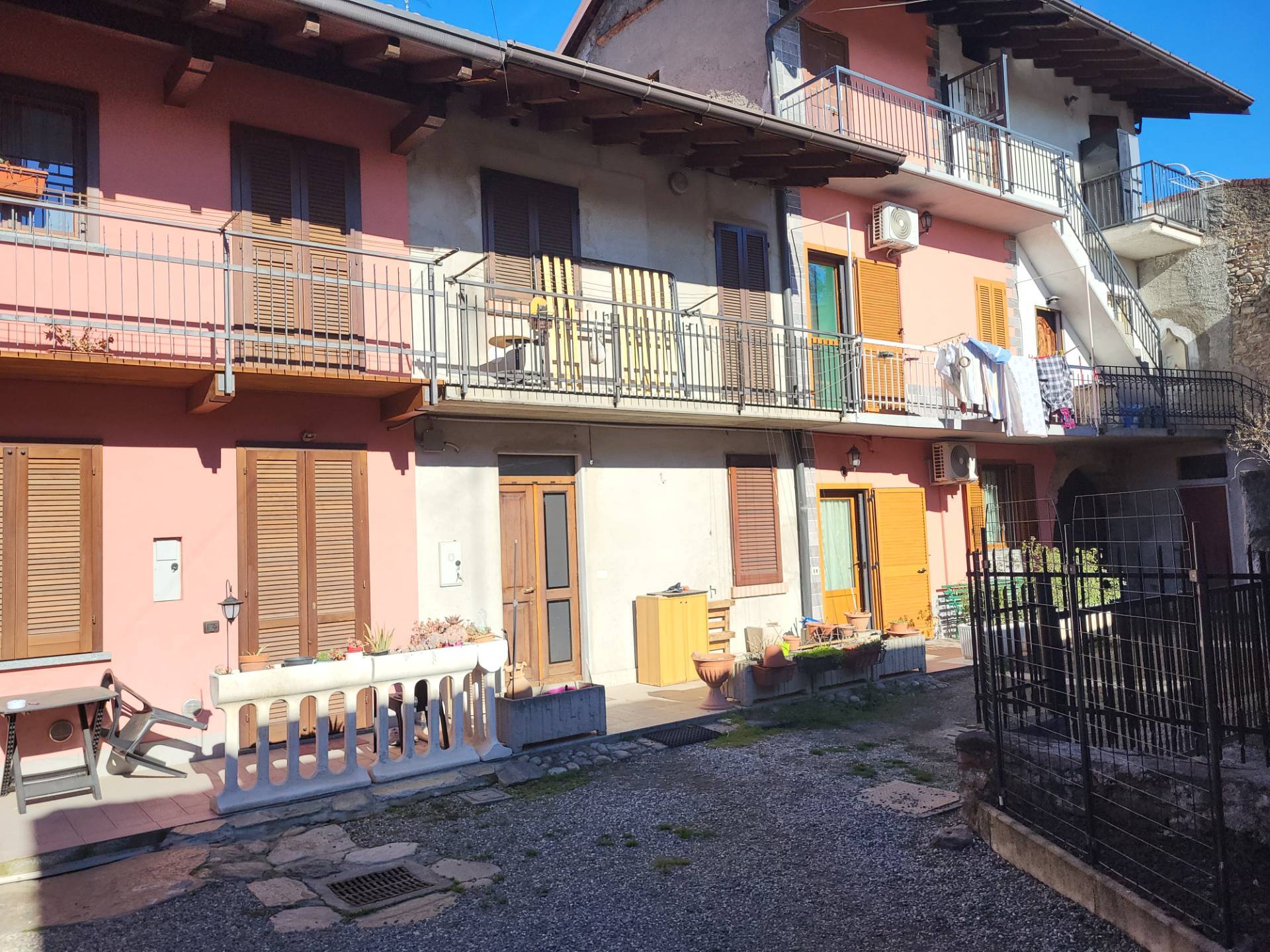 Appartamento in vendita a Somma Lombardo, 3 locali, prezzo € 105.000 | PortaleAgenzieImmobiliari.it