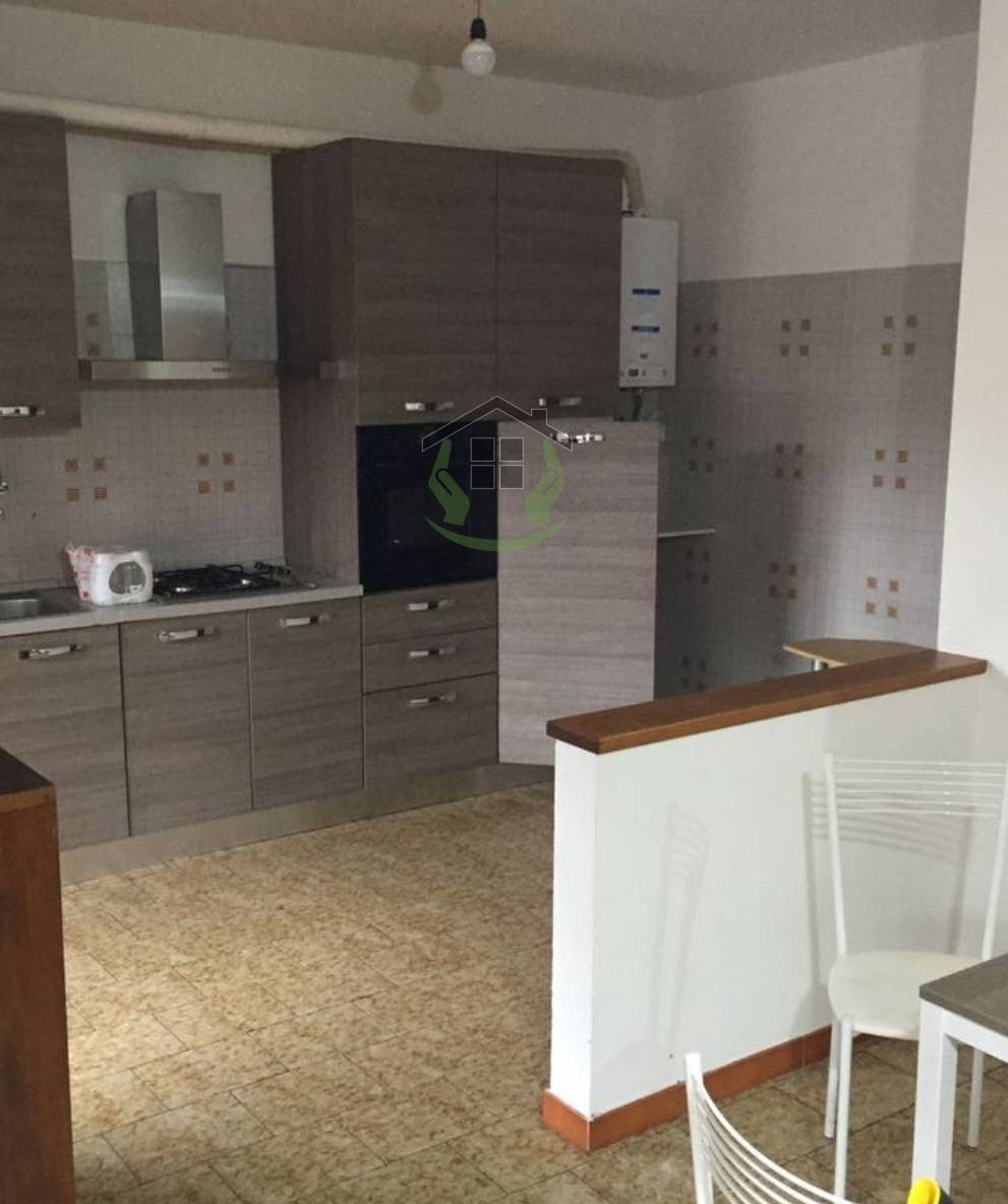 Appartamento in vendita a Aulla, 5 locali, prezzo € 95.000 | PortaleAgenzieImmobiliari.it