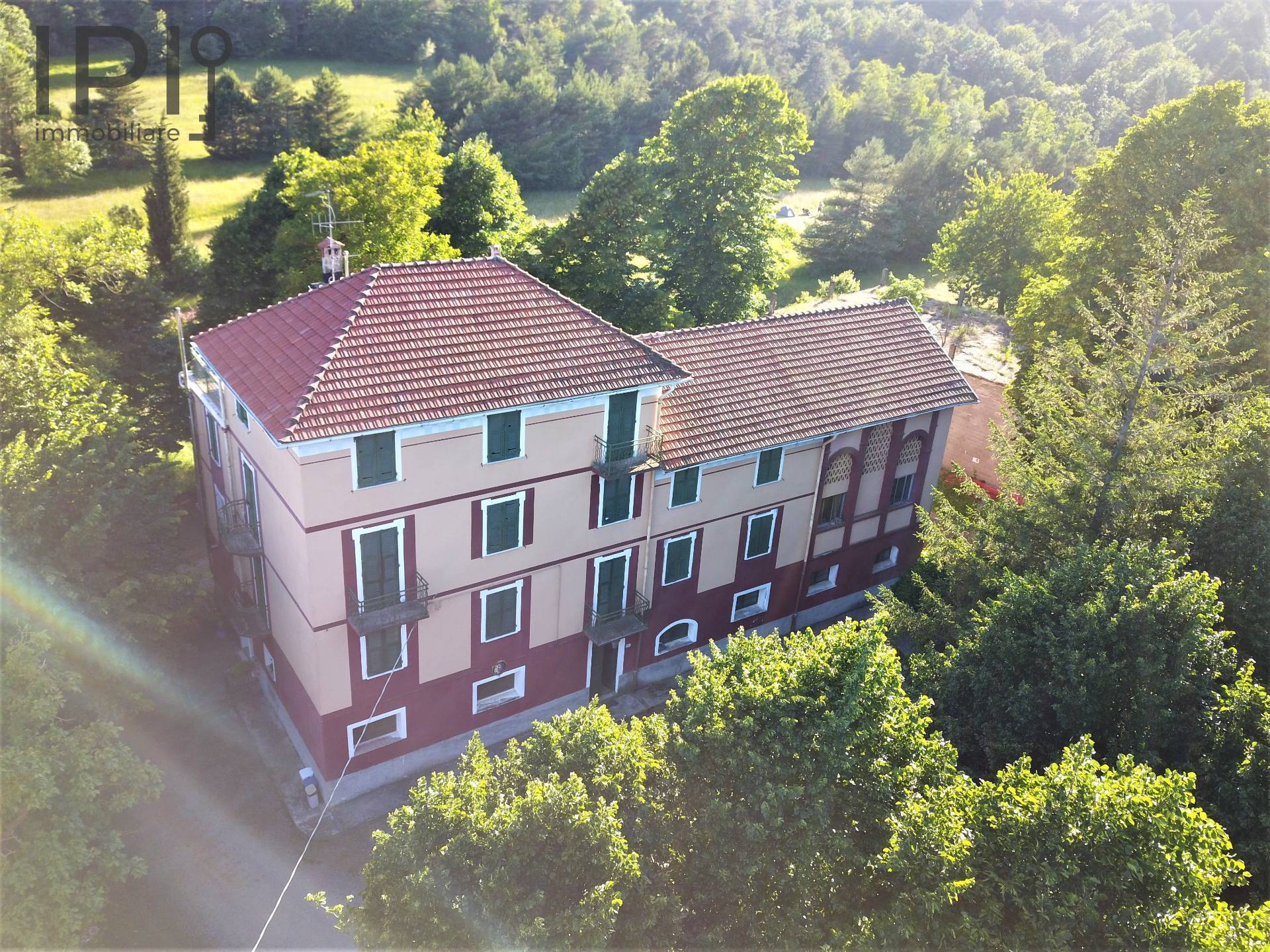 Villa in vendita a Pontinvrea, 48 locali, prezzo € 230.000 | PortaleAgenzieImmobiliari.it