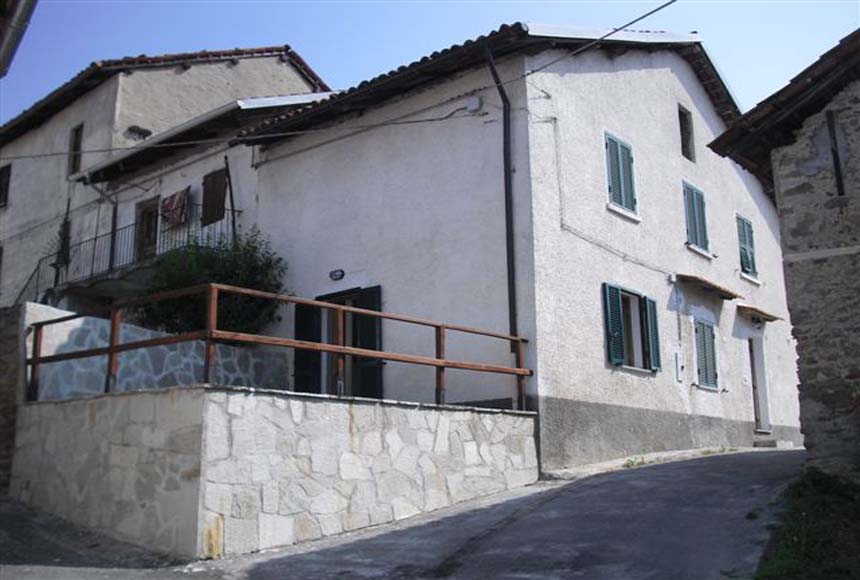 Soluzione Semindipendente in vendita a Spigno Monferrato, 6 locali, prezzo € 98.000 | PortaleAgenzieImmobiliari.it