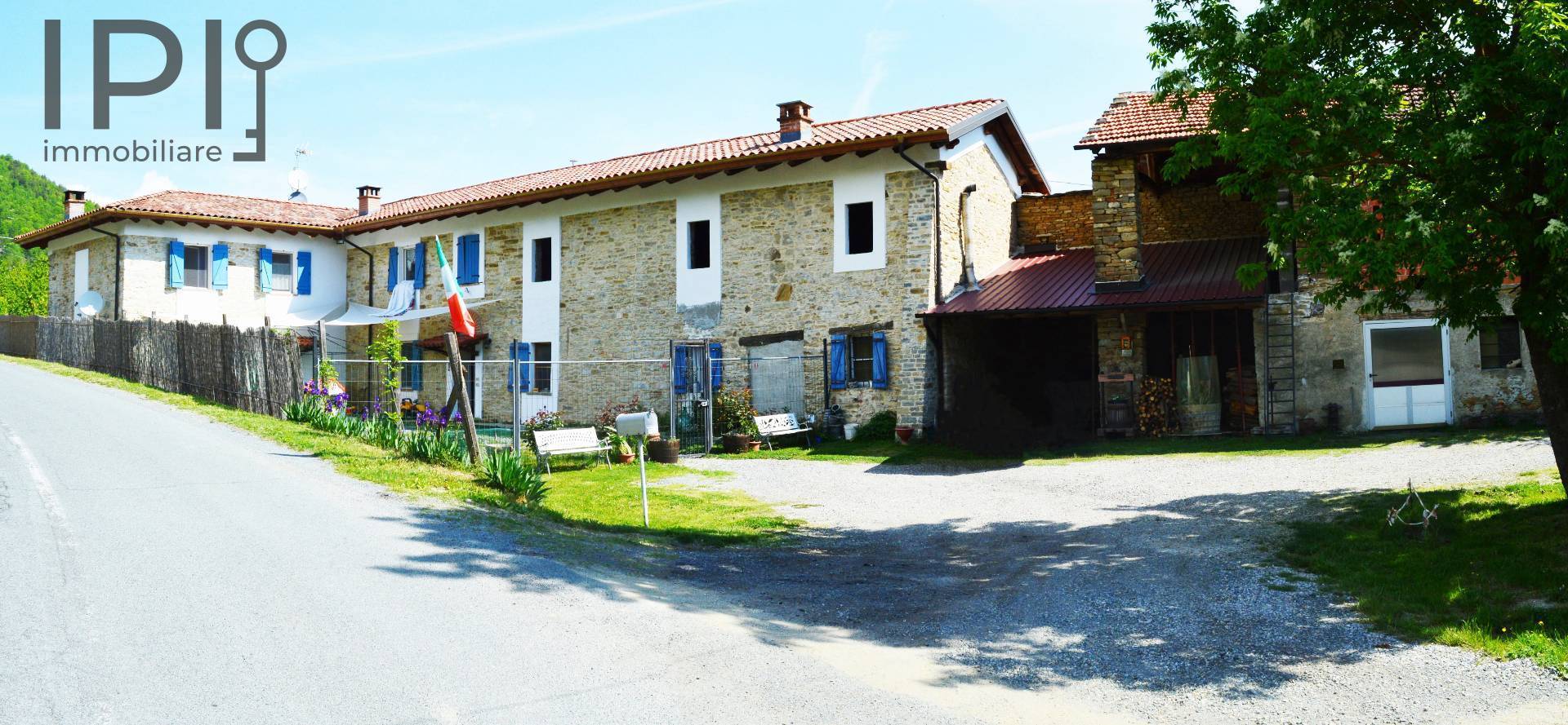 Rustico / Casale in vendita a Denice, 15 locali, zona Località: PianiSuperiori, prezzo € 420.000 | PortaleAgenzieImmobiliari.it