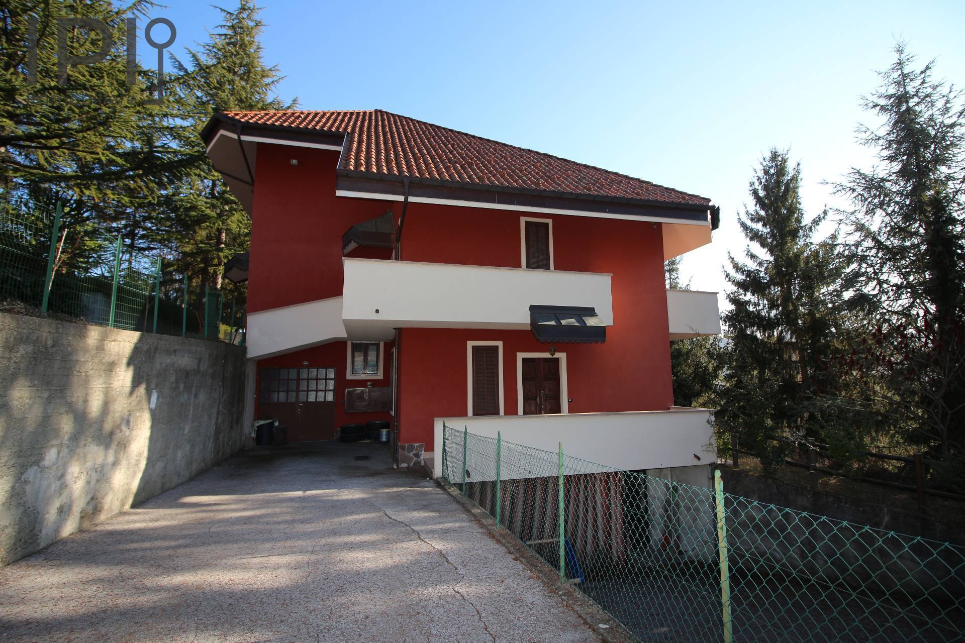 Villa in vendita a Mondovì, 10 locali, prezzo € 430.000 | PortaleAgenzieImmobiliari.it
