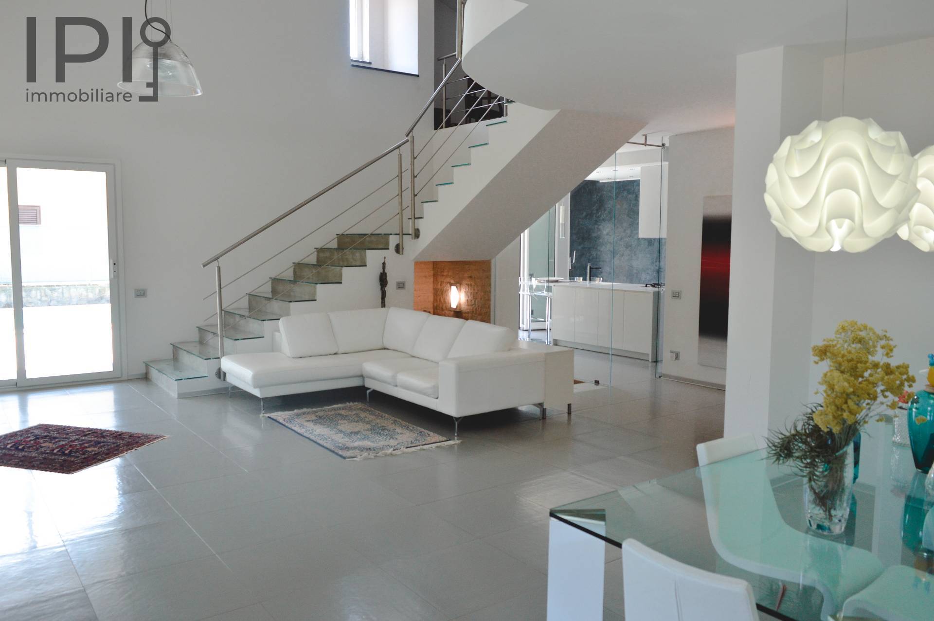Villa in vendita a Plodio, 12 locali, Trattative riservate | PortaleAgenzieImmobiliari.it