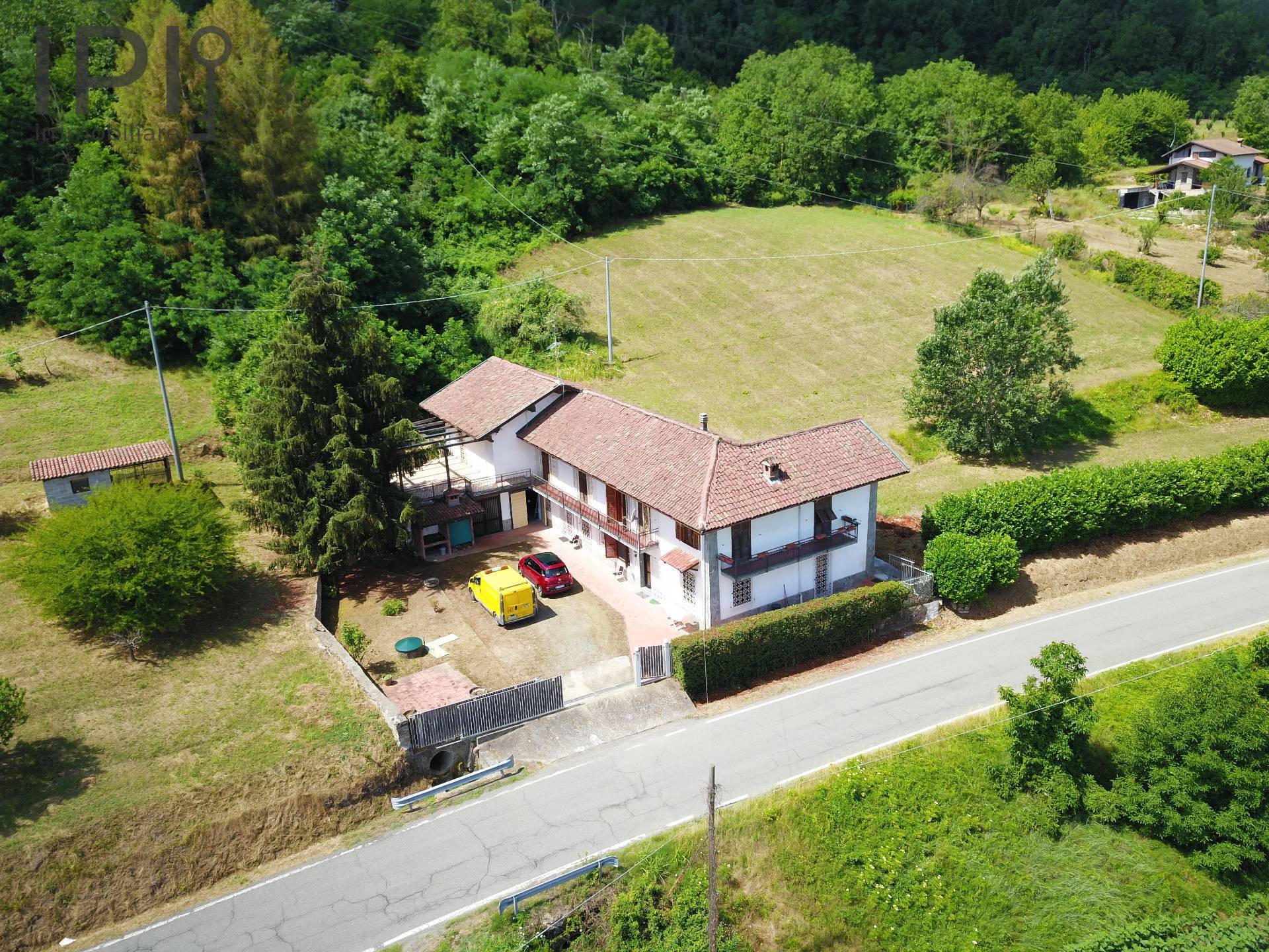 Villa in vendita a Bistagno, 14 locali, prezzo € 200.000 | PortaleAgenzieImmobiliari.it
