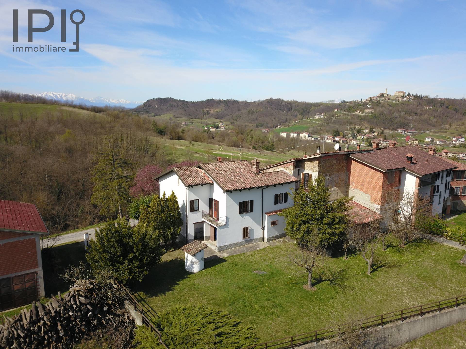 Villa a Schiera in vendita a Sale delle Langhe, 10 locali, prezzo € 230.000 | PortaleAgenzieImmobiliari.it