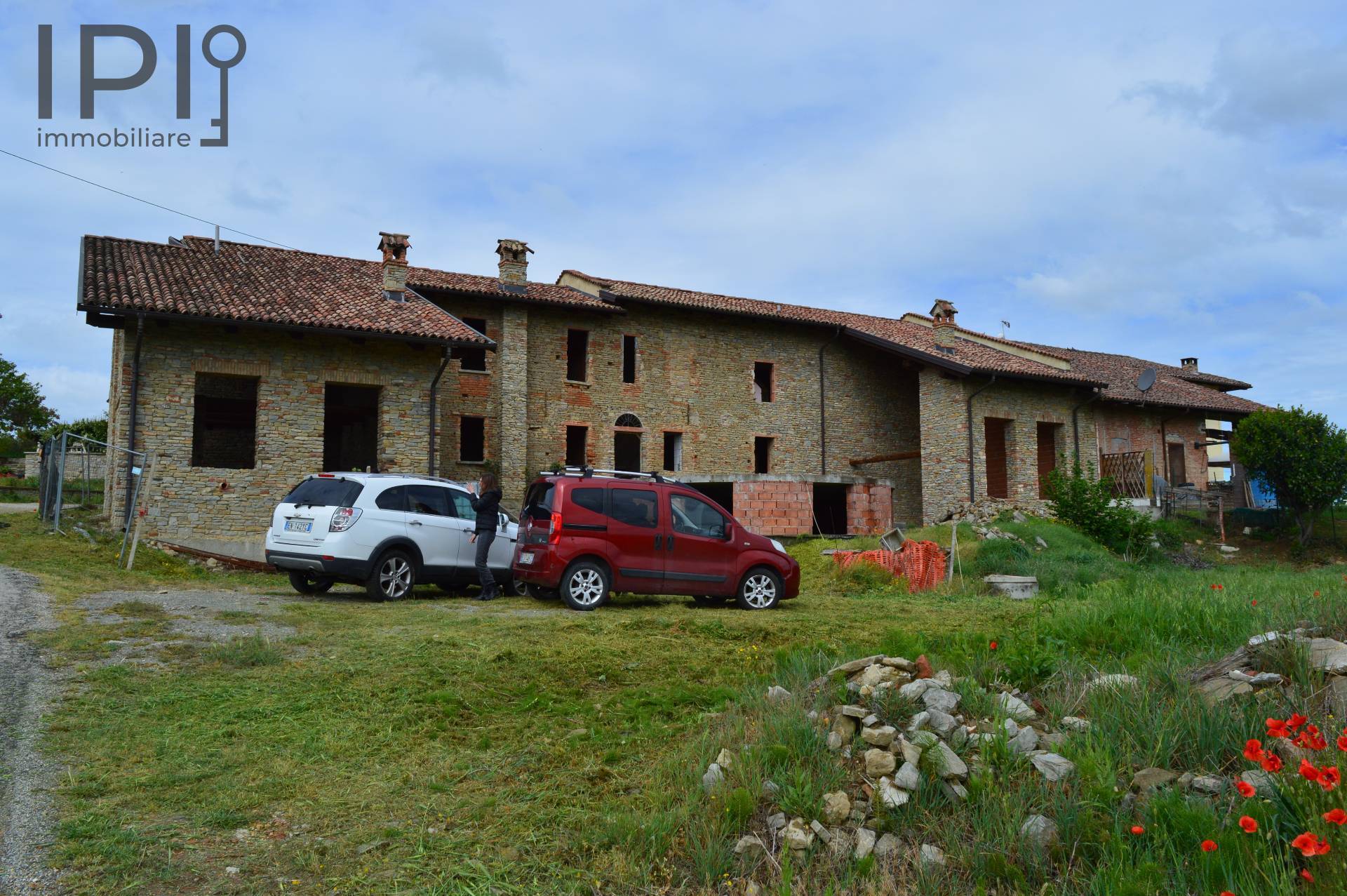 Villa in vendita a Santo Stefano Belbo, 20 locali, prezzo € 450.000 | PortaleAgenzieImmobiliari.it