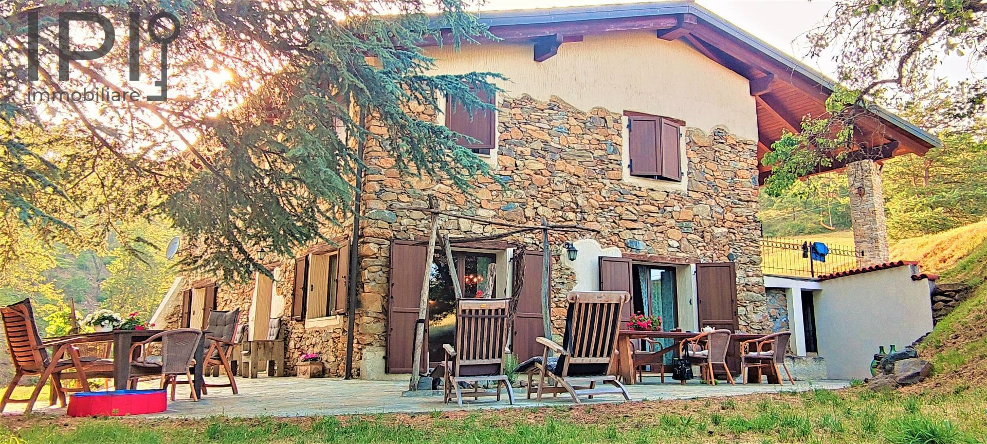 Villa in vendita a Spigno Monferrato, 6 locali, prezzo € 340.000 | PortaleAgenzieImmobiliari.it