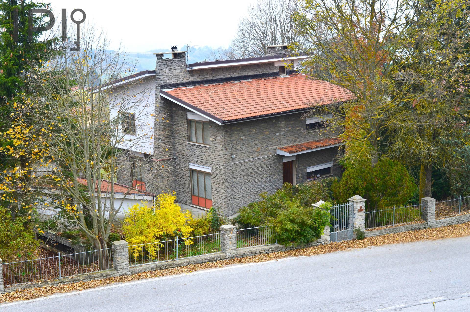 Villa in vendita a Mombarcaro, 8 locali, prezzo € 260.000 | PortaleAgenzieImmobiliari.it