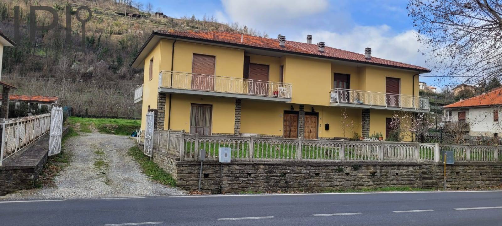 Villa a Schiera in Vendita a Cortemilia