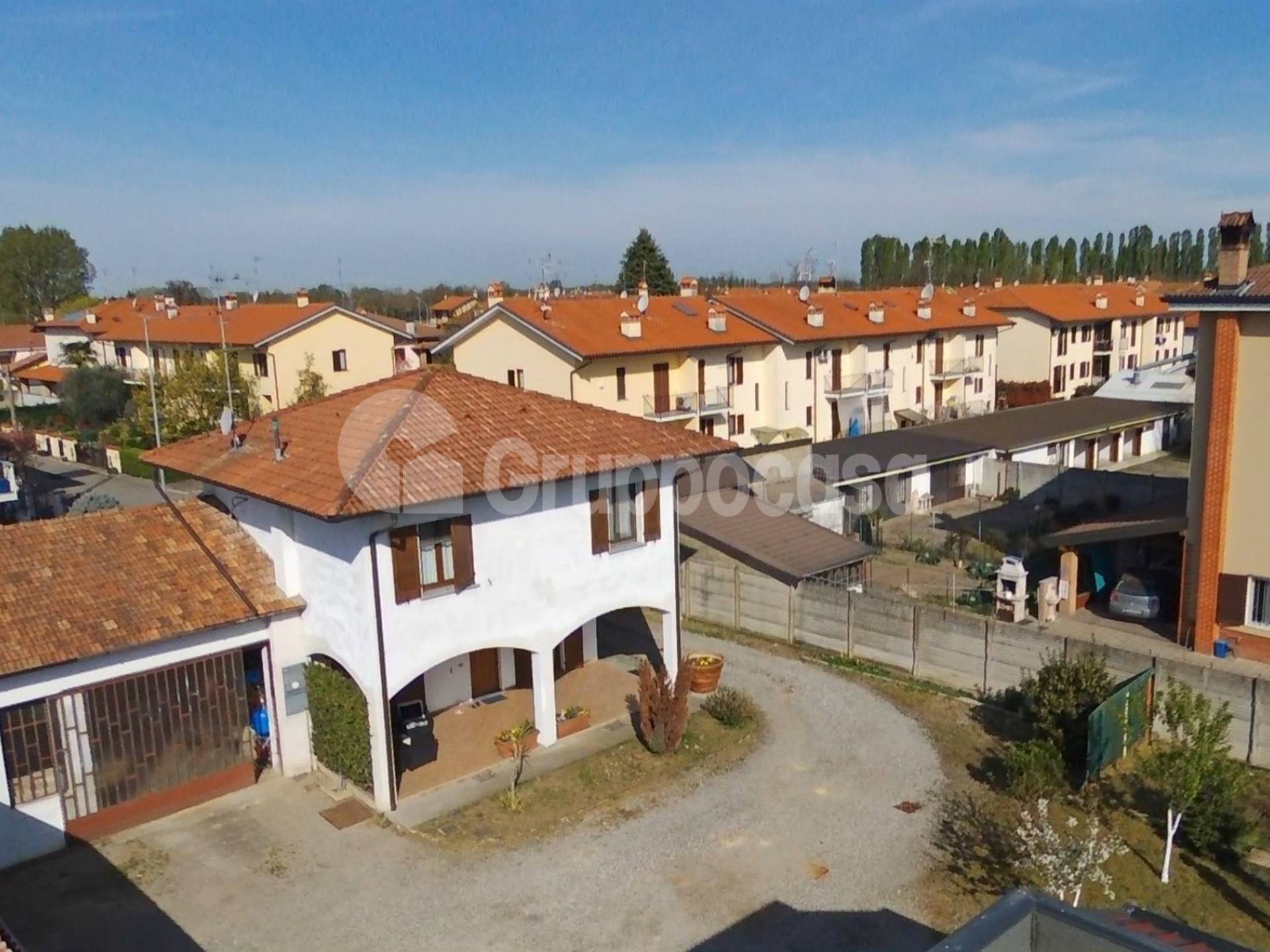 Villa in vendita a Cassinetta di Lugagnano, 4 locali, prezzo € 385.000 | PortaleAgenzieImmobiliari.it