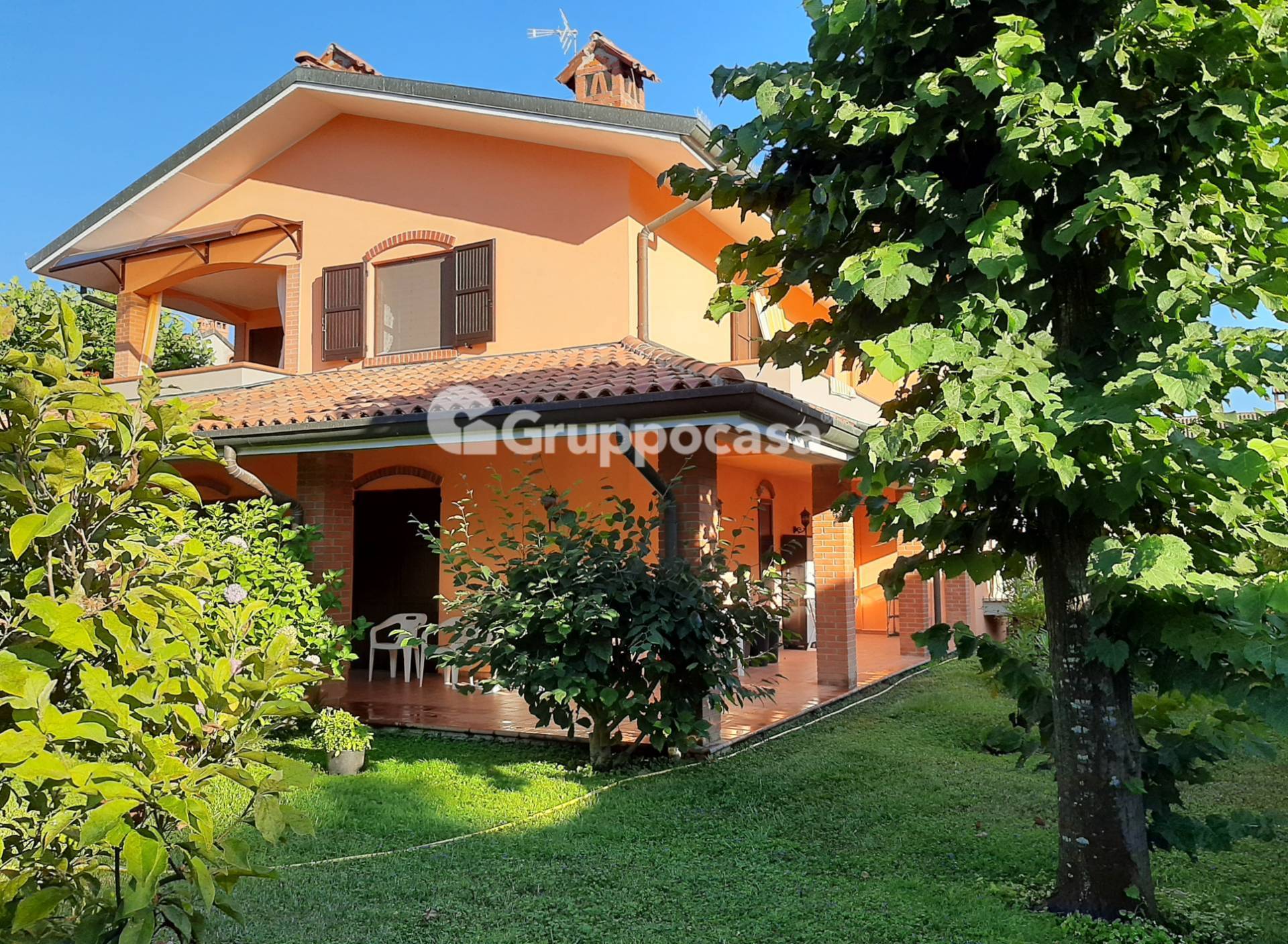 Villa in vendita a Robecco sul Naviglio, 9 locali, prezzo € 525.000 | PortaleAgenzieImmobiliari.it