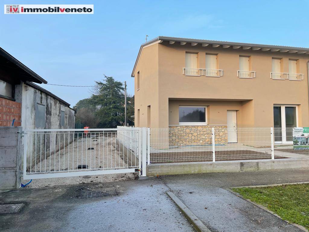 Villa a Schiera in vendita a San Bonifacio, 8 locali, zona ra, prezzo € 360.000 | PortaleAgenzieImmobiliari.it
