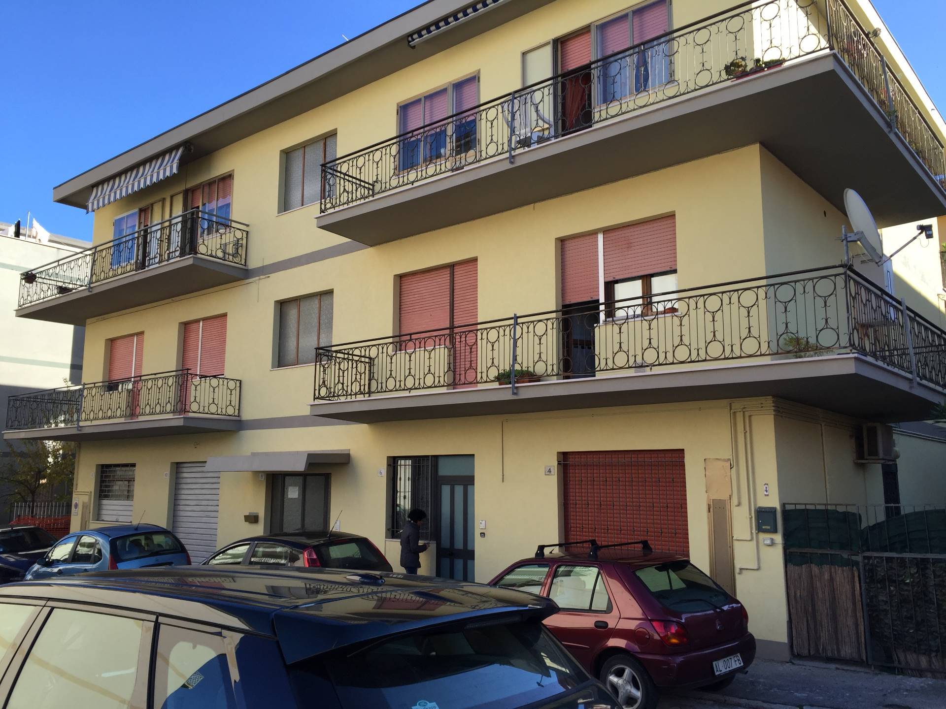 Appartamento in vendita a Vasto, 4 locali, zona Località: ZONACENTRALE, prezzo € 85.000 | CambioCasa.it