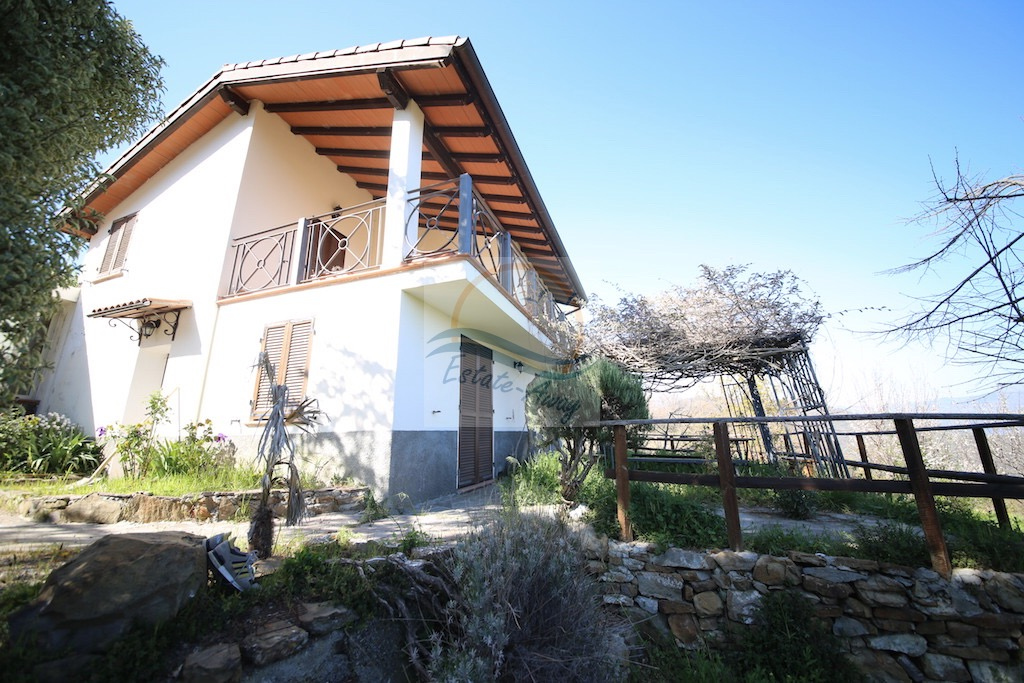 Villa in vendita a Dolceacqua, 5 locali, prezzo € 300.000 | PortaleAgenzieImmobiliari.it