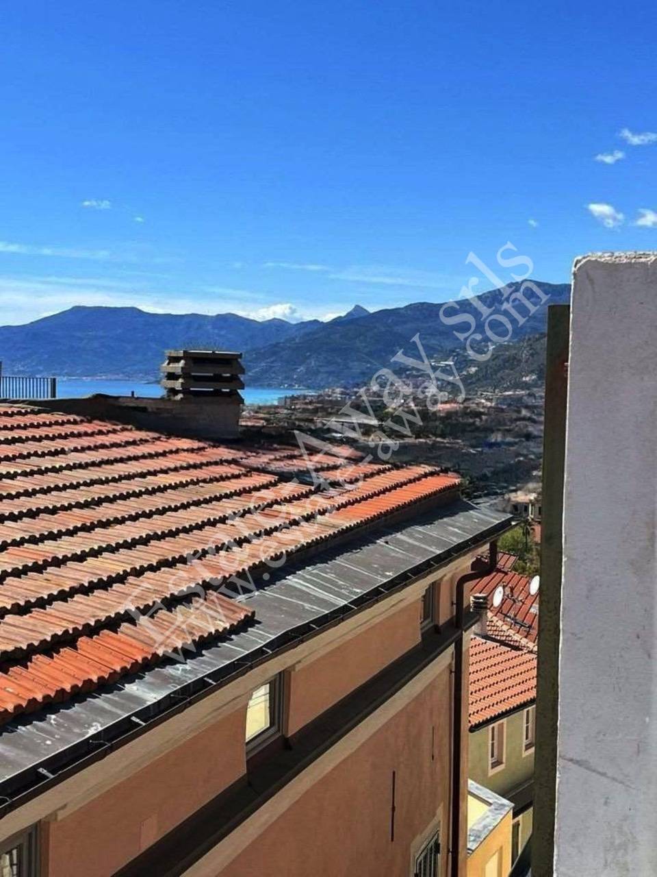 Appartamento in vendita a Bordighera, 3 locali, prezzo € 190.000 | PortaleAgenzieImmobiliari.it