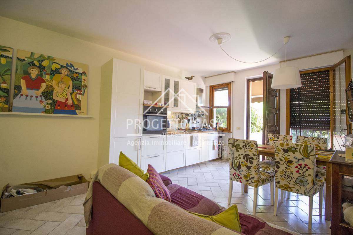 Appartamento in vendita a Camaiore, 5 locali, zona Località: LidodiCamaiore, prezzo € 320.000 | PortaleAgenzieImmobiliari.it