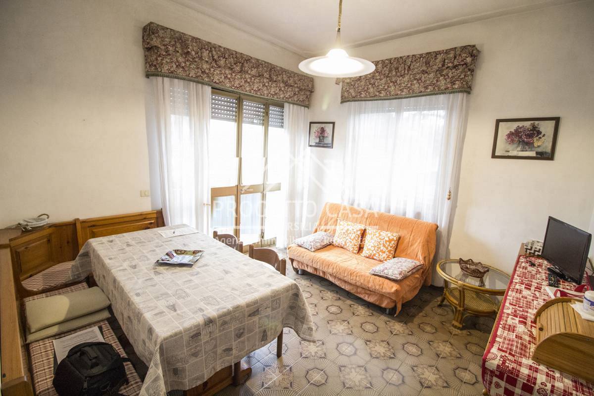 Appartamento in vendita a Camaiore, 4 locali, zona Località: LidodiCamaiore, prezzo € 220.000 | PortaleAgenzieImmobiliari.it