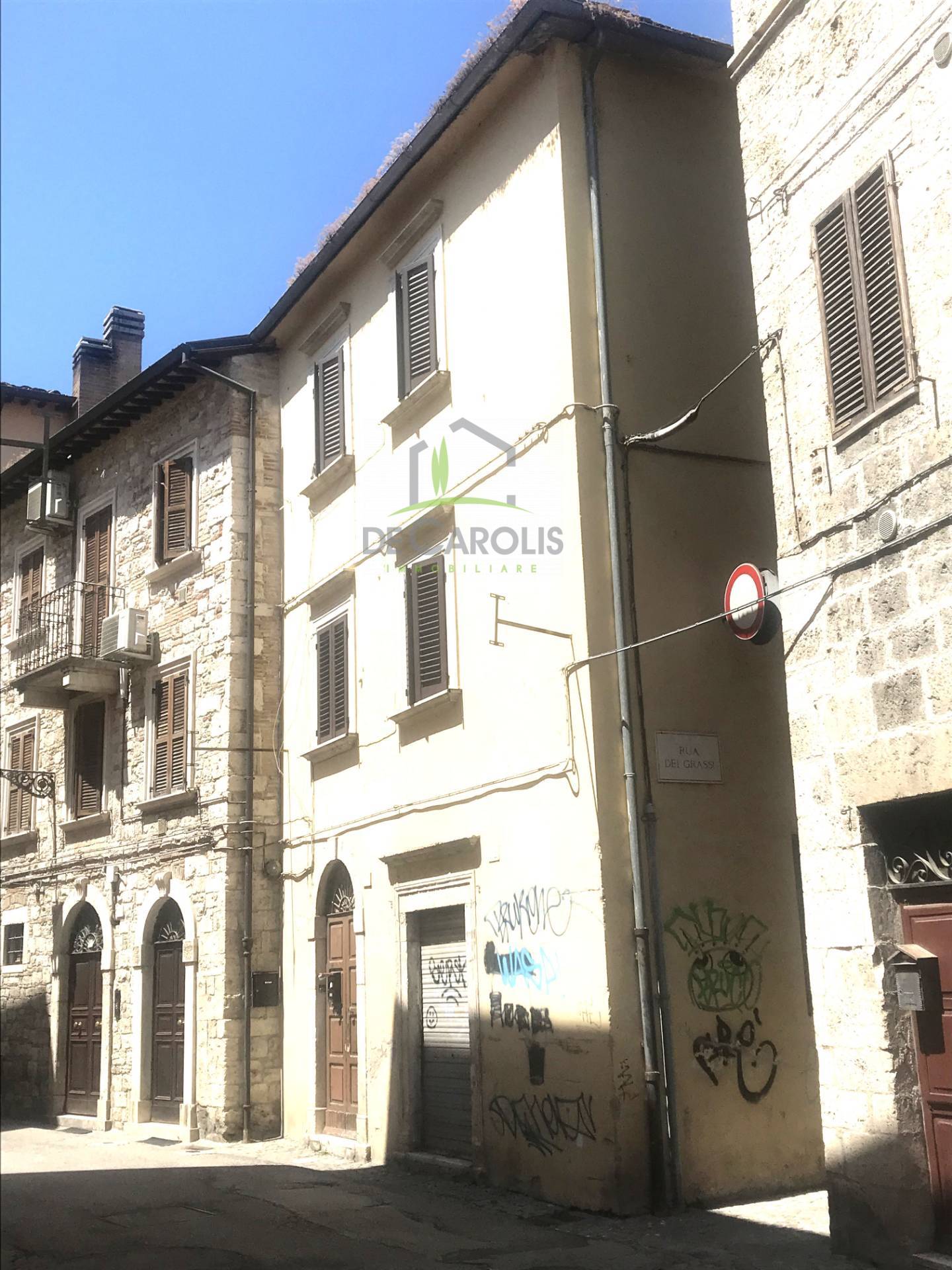 Soluzione Indipendente in vendita a Ascoli Piceno, 8 locali, zona Località: CentroStorico, prezzo € 125.000 | PortaleAgenzieImmobiliari.it