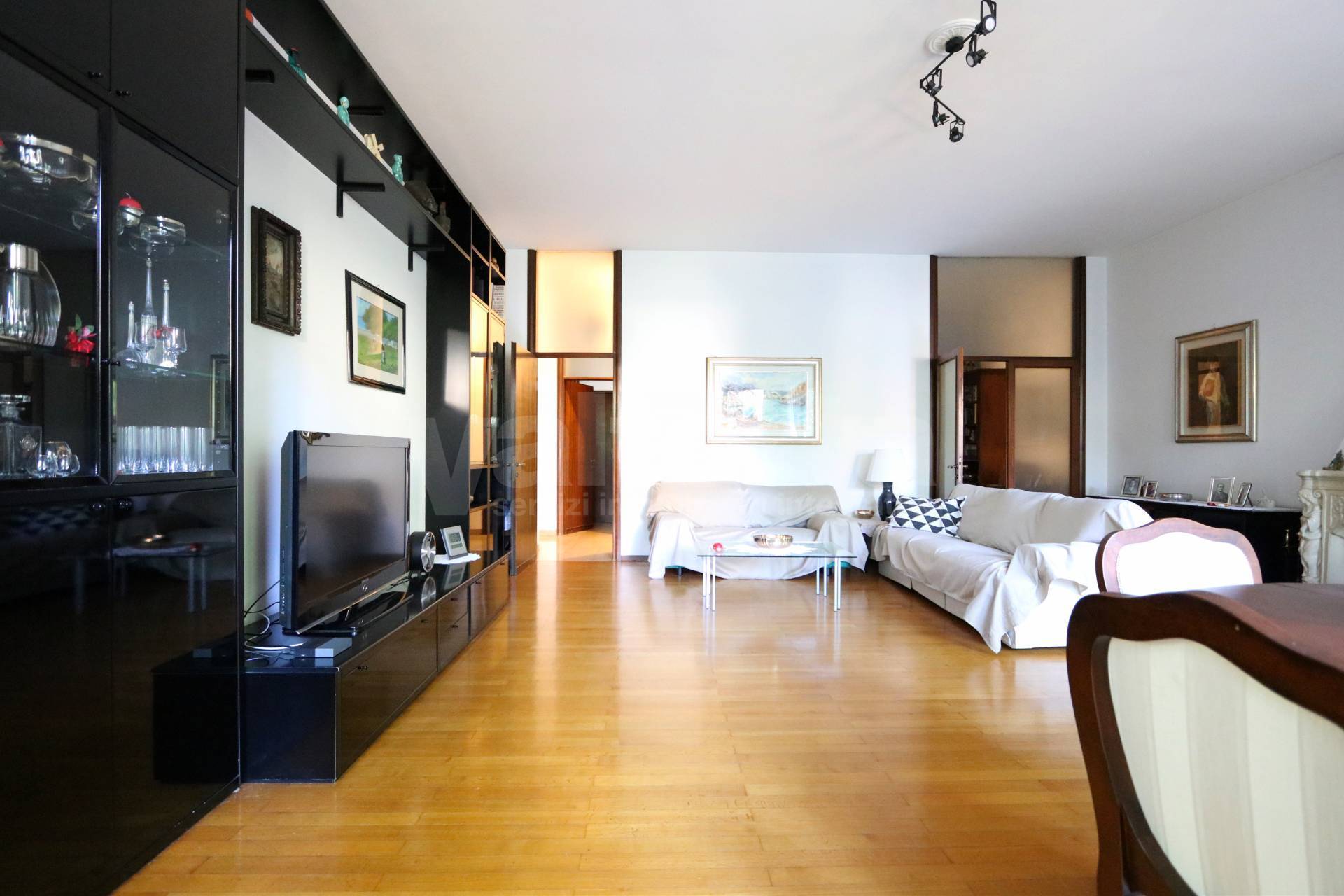 Appartamento in vendita a Monza, 5 locali, zona Località: Musicisti, prezzo € 440.000 | PortaleAgenzieImmobiliari.it