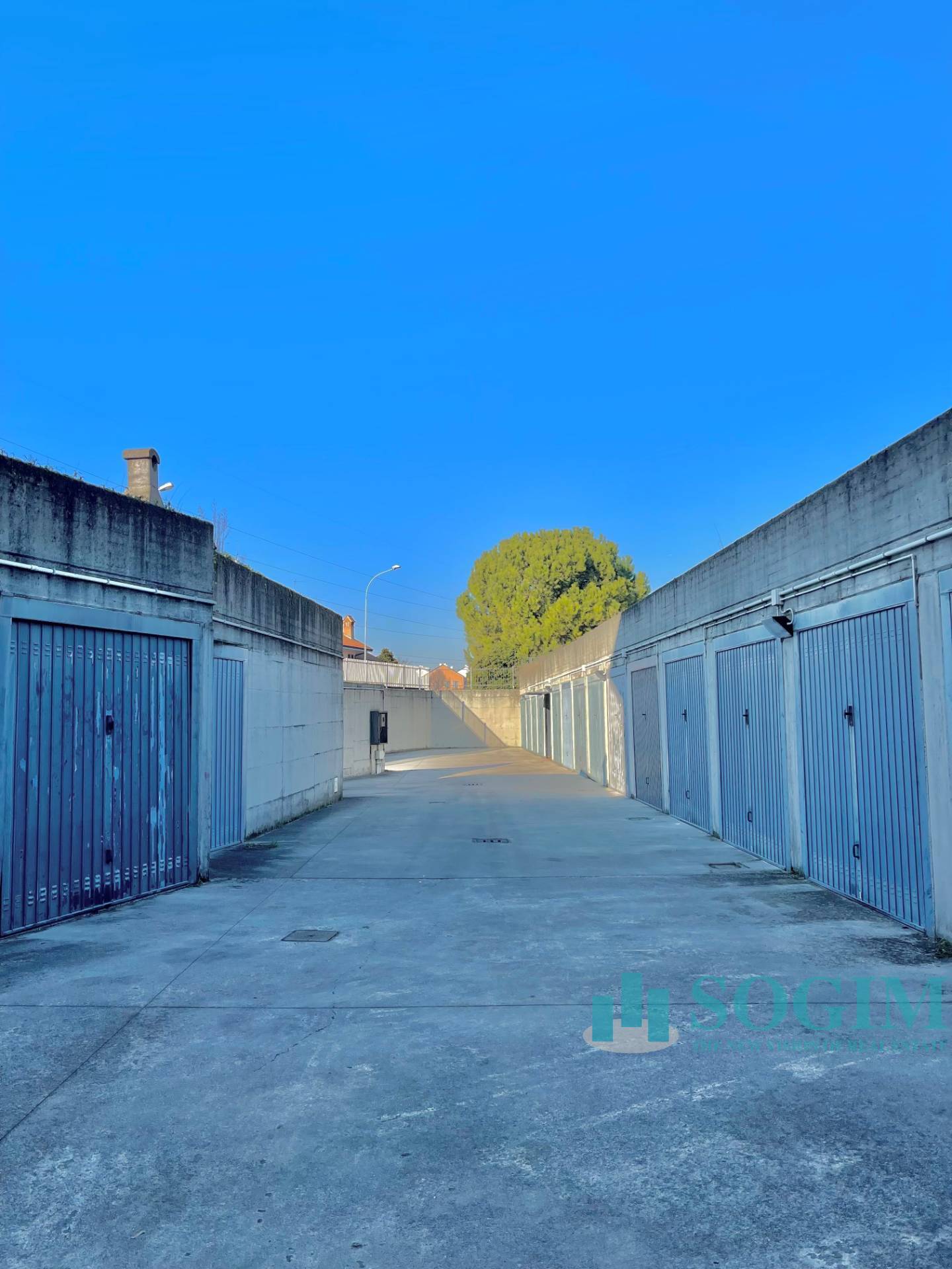 Box / Garage in vendita a Mediglia, 1 locali, zona Zona: Robbiano, prezzo € 15.000 | CambioCasa.it