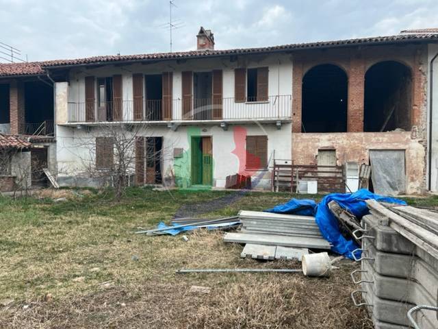 Rustico / Casale in vendita a Carmagnola, 6 locali, prezzo € 75.000 | PortaleAgenzieImmobiliari.it