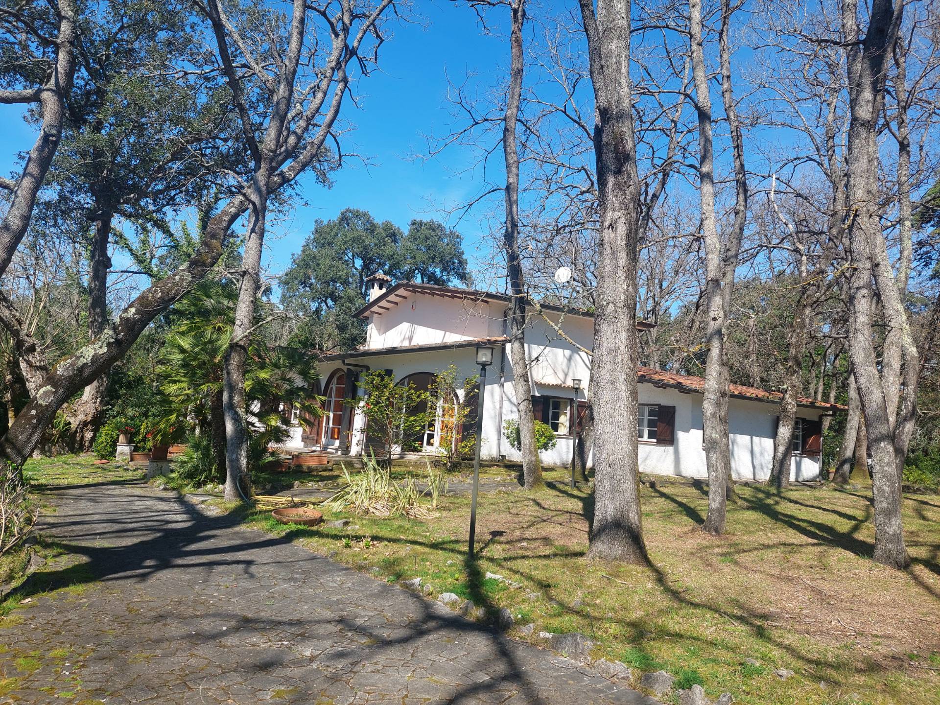 Villa in vendita a Sabaudia, 7 locali, prezzo € 630.000 | PortaleAgenzieImmobiliari.it