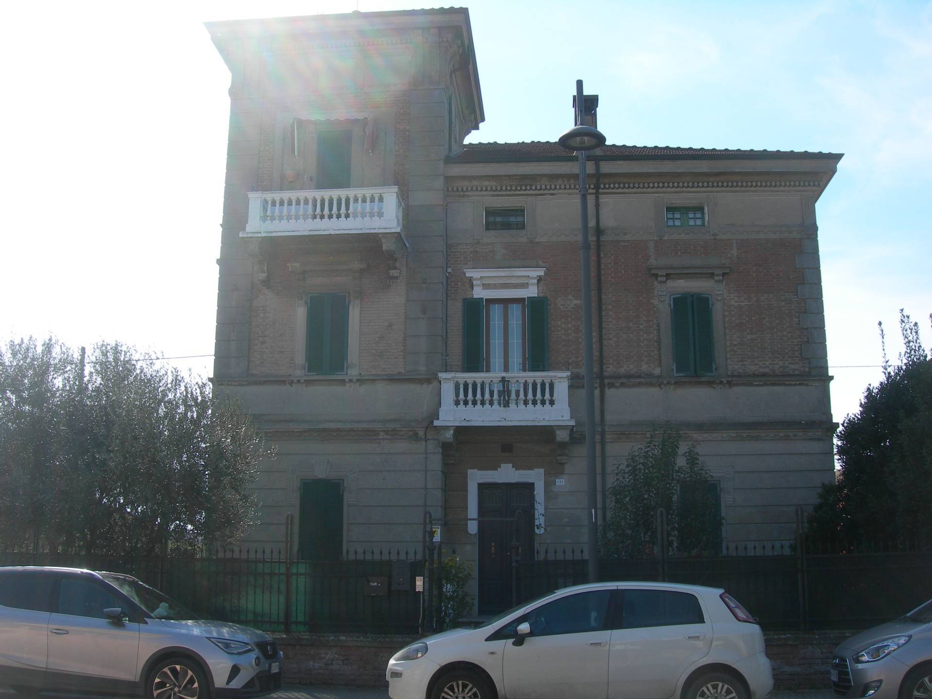 Villa in vendita a Codigoro, 10 locali, prezzo € 295.000 | CambioCasa.it