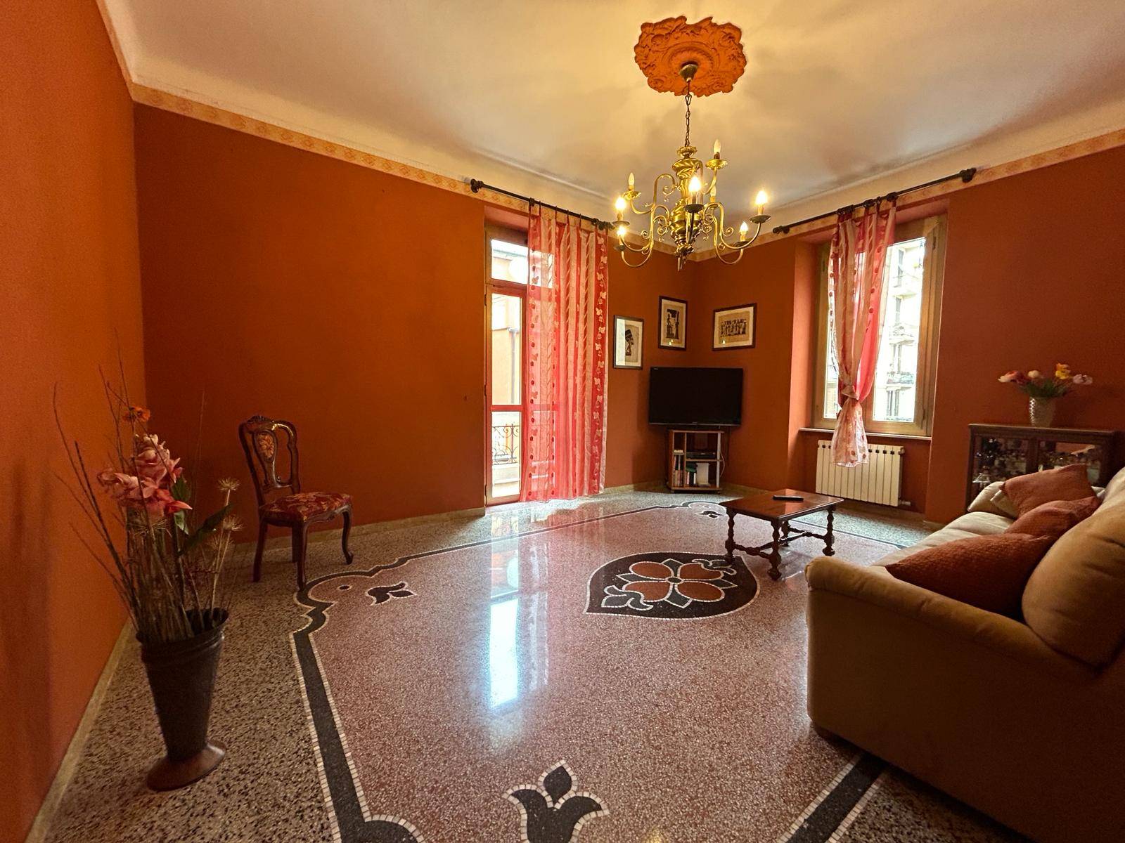 Appartamento in vendita a Savona, 6 locali, zona apiana, prezzo € 205.000 | PortaleAgenzieImmobiliari.it