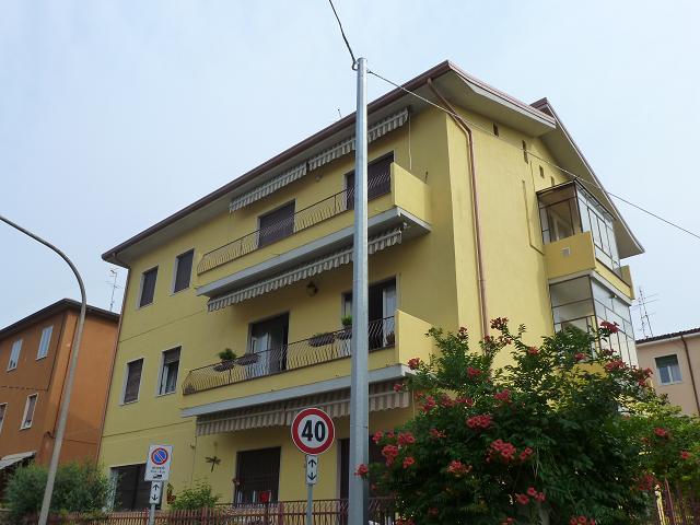 Appartamento in affitto a Verona, 5 locali, zona Località: PonteCrencano, prezzo € 800 | CambioCasa.it