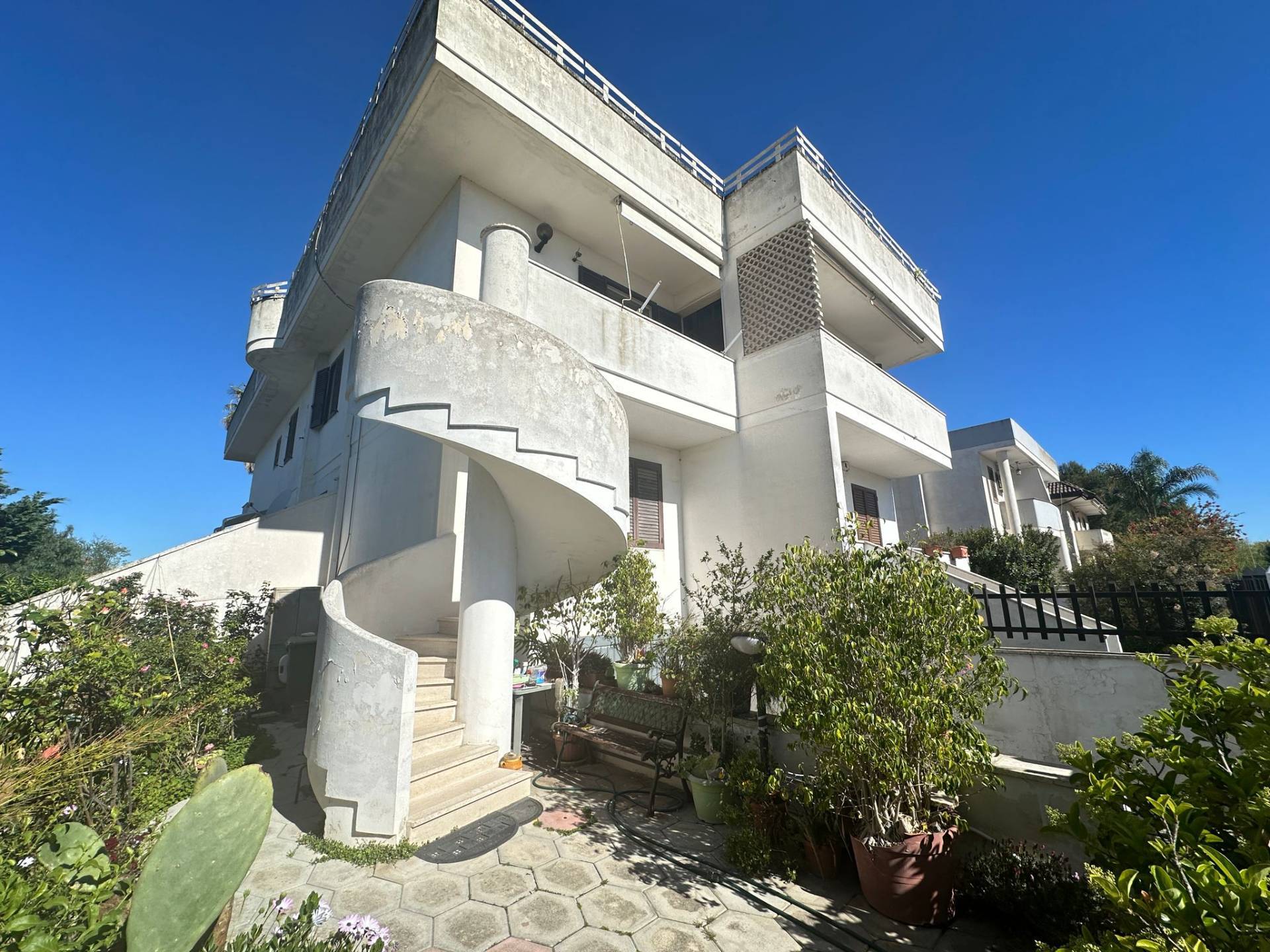 Appartamento in vendita a Lequile, 6 locali, prezzo € 160.000 | PortaleAgenzieImmobiliari.it
