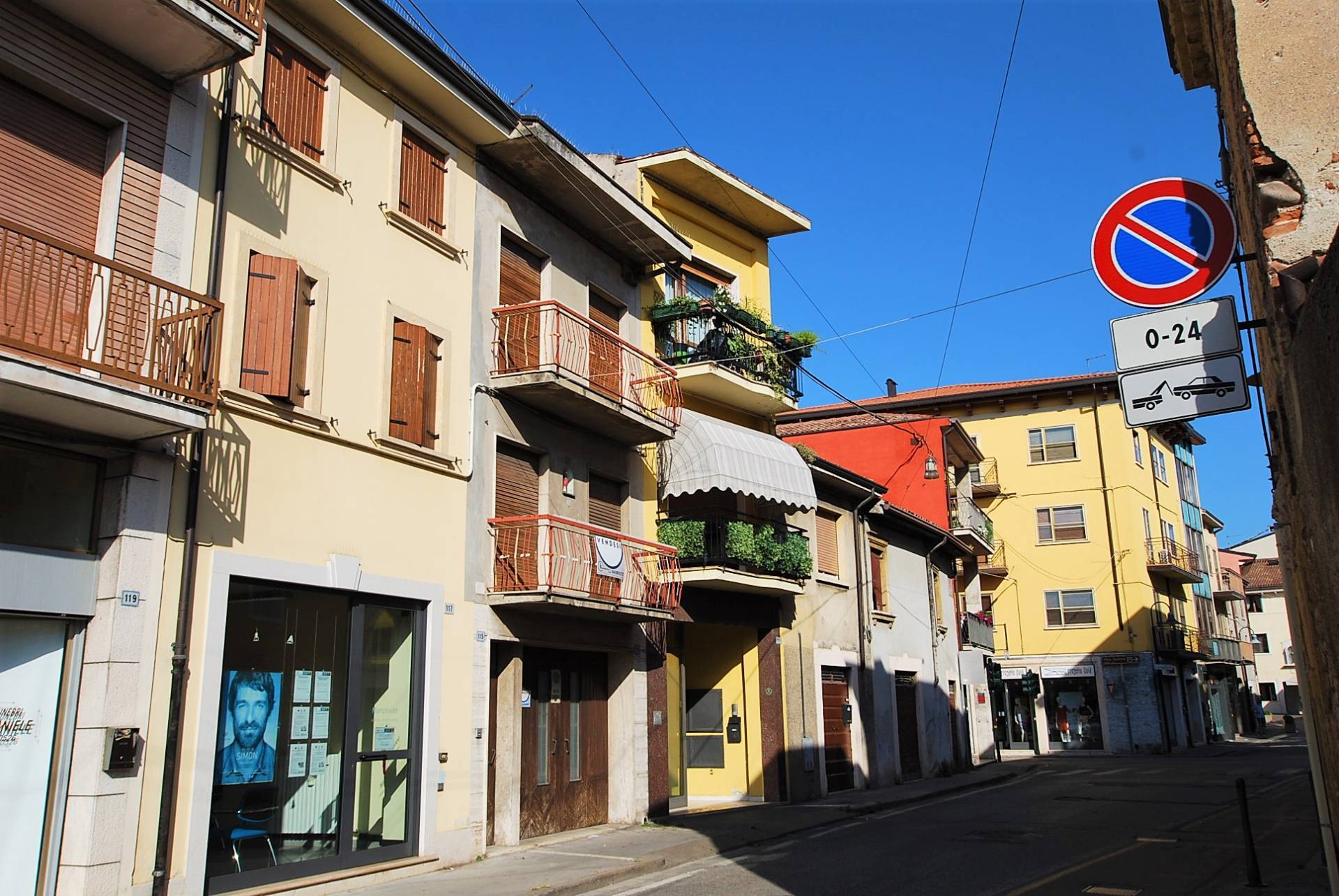 Soluzione Indipendente in vendita a Bussolengo, 6 locali, zona Località: Centro, prezzo € 160.000 | PortaleAgenzieImmobiliari.it