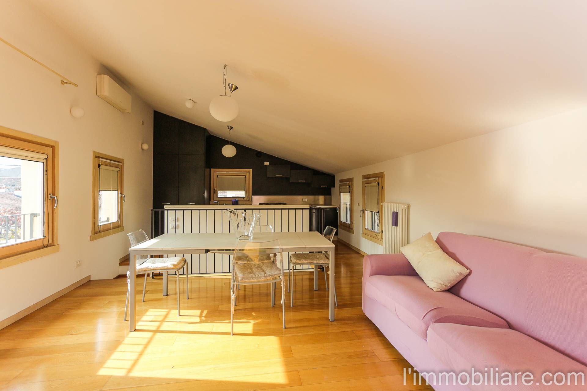 Appartamento in affitto a Verona, 2 locali, zona Località: Centrostorico, prezzo € 800 | CambioCasa.it
