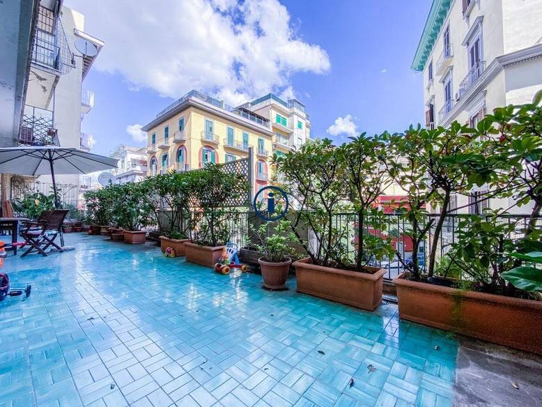 Appartamento in vendita a Napoli, 3 locali, zona Località: Vomero, prezzo € 569.000 | PortaleAgenzieImmobiliari.it