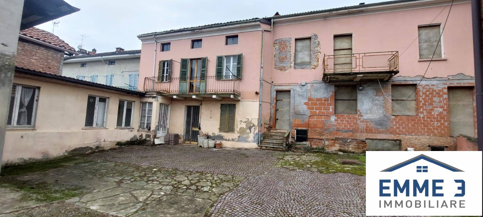 Villa Bifamiliare in vendita a San Salvatore Monferrato, 11 locali, prezzo € 65.000 | PortaleAgenzieImmobiliari.it