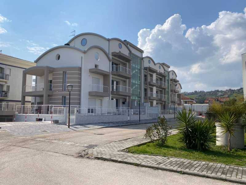 Appartamento in vendita a Giulianova, 5 locali, prezzo € 320.000 | PortaleAgenzieImmobiliari.it