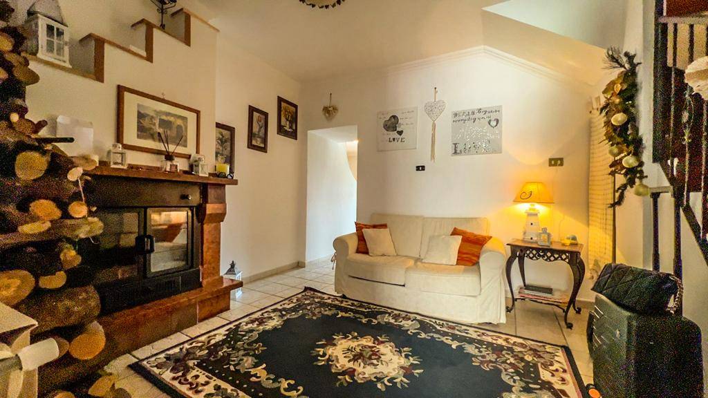 Appartamento in vendita a Torre Cajetani, 4 locali, prezzo € 67.000 | PortaleAgenzieImmobiliari.it