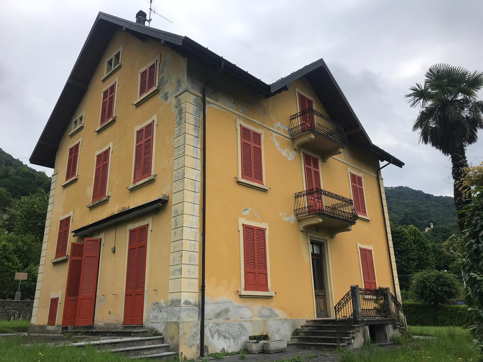 Villa in vendita a Cerano d'Intelvi, 10 locali, prezzo € 470.000 | PortaleAgenzieImmobiliari.it