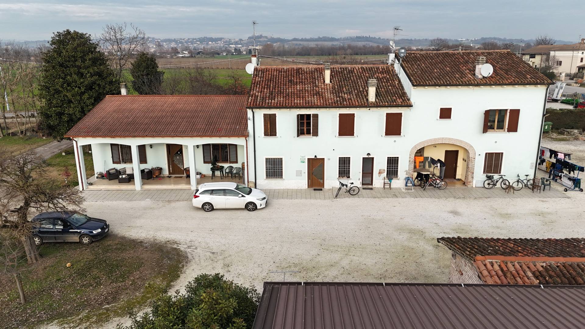 Appartamento in vendita a Volta Mantovana, 27 locali, prezzo € 650.000 | PortaleAgenzieImmobiliari.it