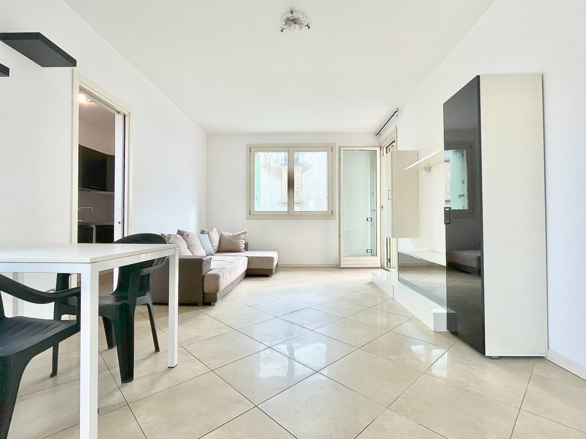 Appartamento in vendita a Desenzano del Garda, 3 locali, zona Località: RivoltelladelGarda, prezzo € 350.000 | PortaleAgenzieImmobiliari.it
