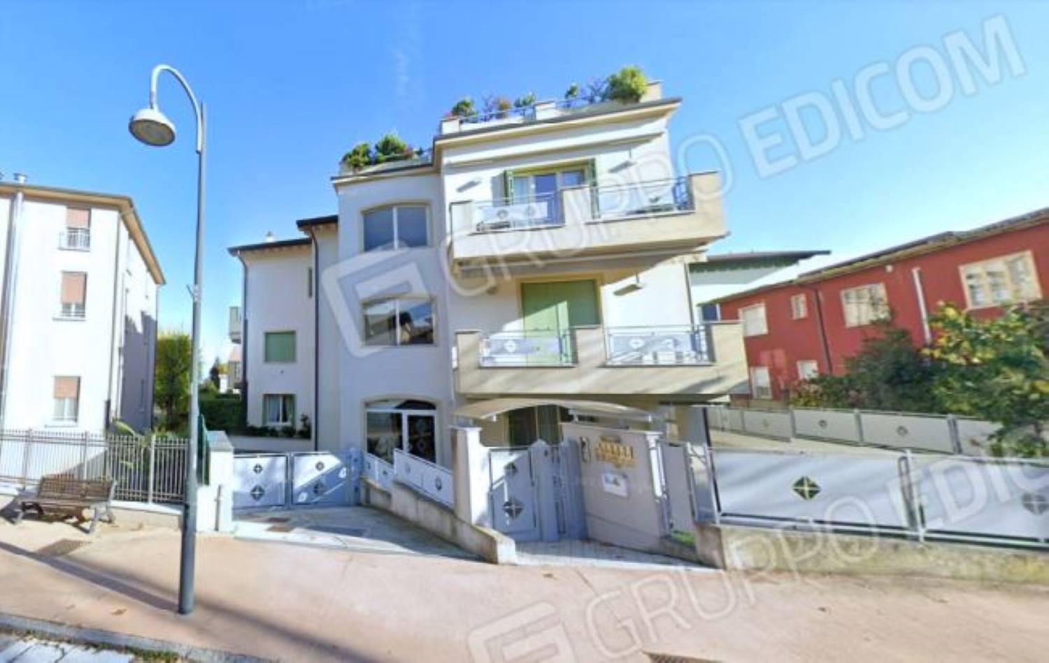 Appartamento in vendita a Desenzano del Garda, 3 locali, prezzo € 262.500 | PortaleAgenzieImmobiliari.it