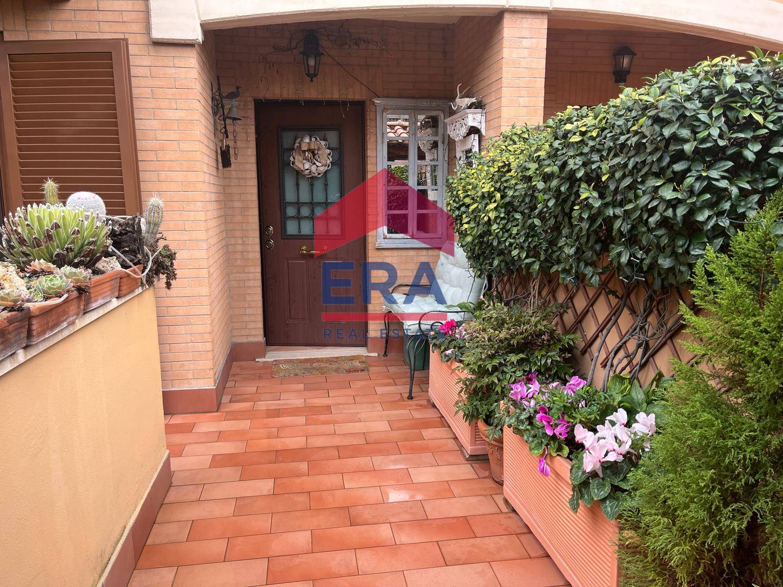 Appartamento in vendita a Roma, 4 locali, zona Località: ArdeatinoGrottaPerfettaFonteMeravigliosa, prezzo € 850.000 | PortaleAgenzieImmobiliari.it