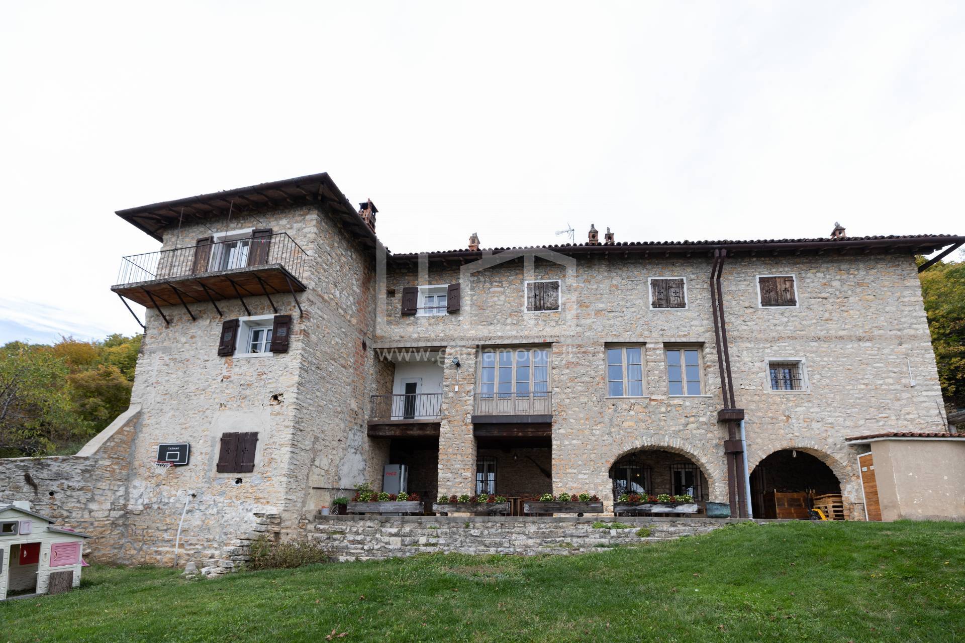 Villa in vendita a Brescia, 15 locali, prezzo € 1.200.000 | PortaleAgenzieImmobiliari.it